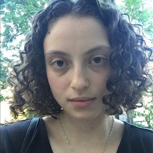 Meet your Posher, Claire